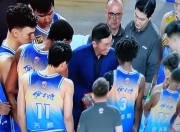 乐动体育全站-新疆队前队友盛大结婚，伊福西尔扎提亲临祝贺，昔日两队