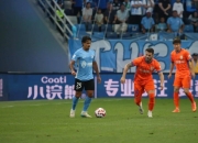 乐动体育-中超-刘祝润建功拉布亚德任意球破门大连2-0泰山迎2连胜的简单介绍