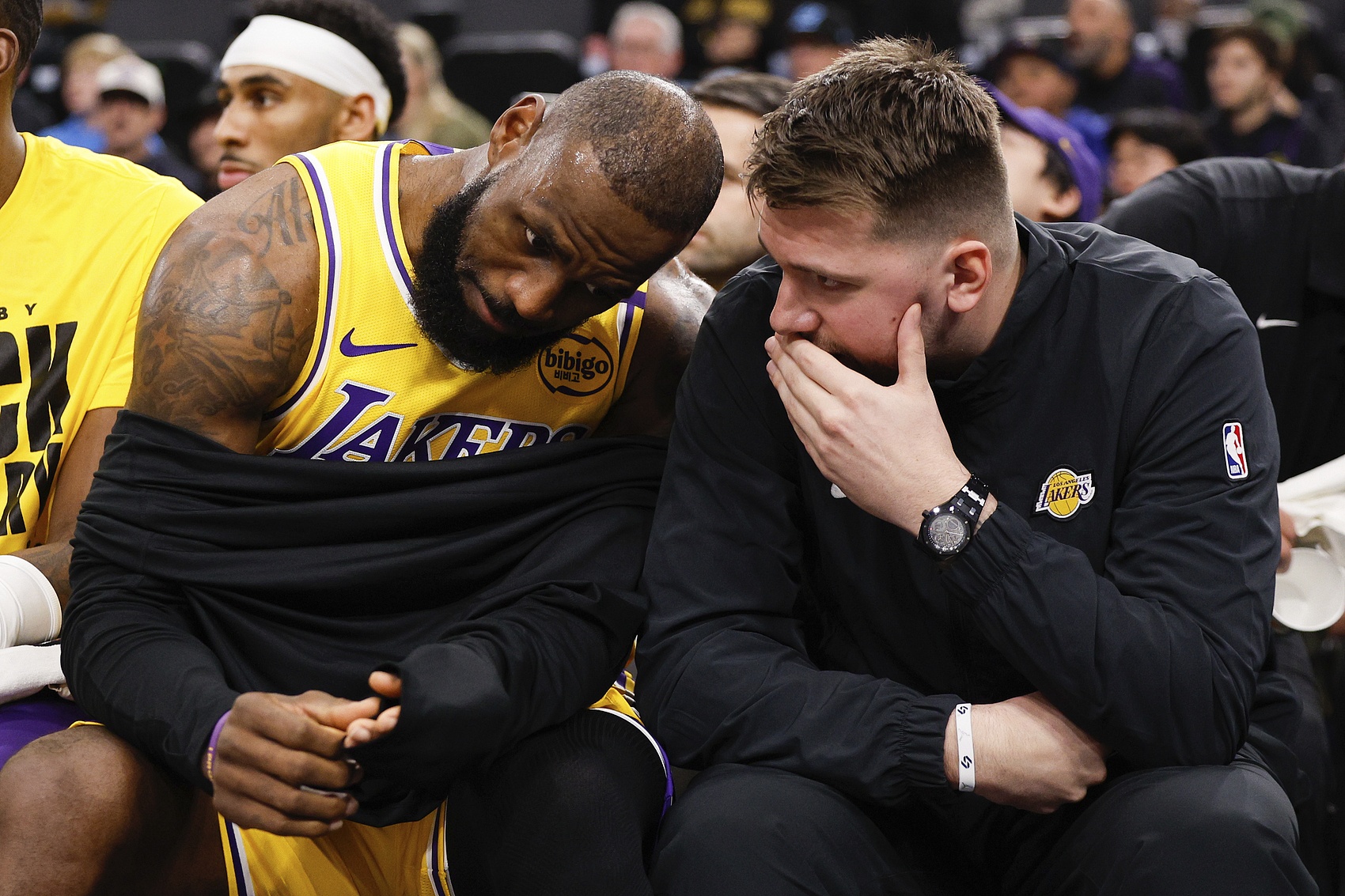 包含伯德与魔术师一起拯救了NBA，将联盟推向全球舞台的词条