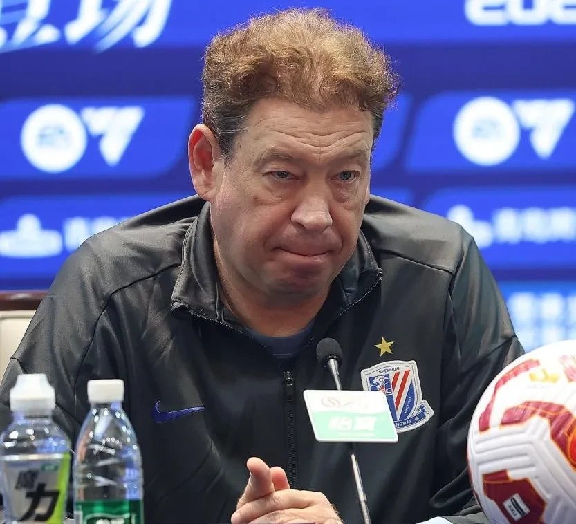 孔帕尼：对阵巴黎会比赛胶着，我一直喜欢和最强的简单介绍